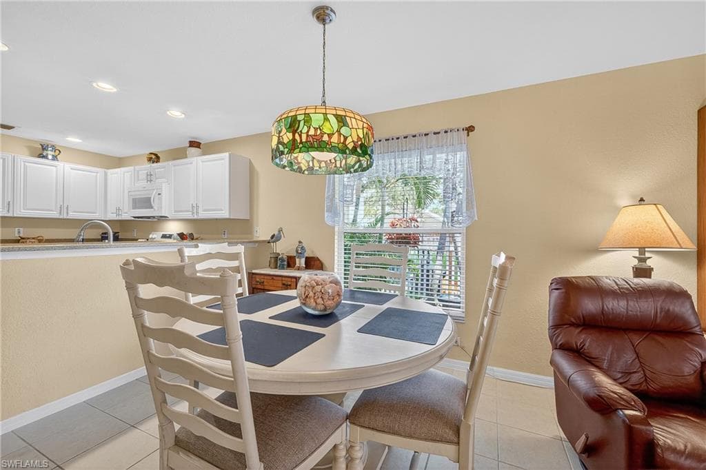 12835 Oakpointe CIR-8