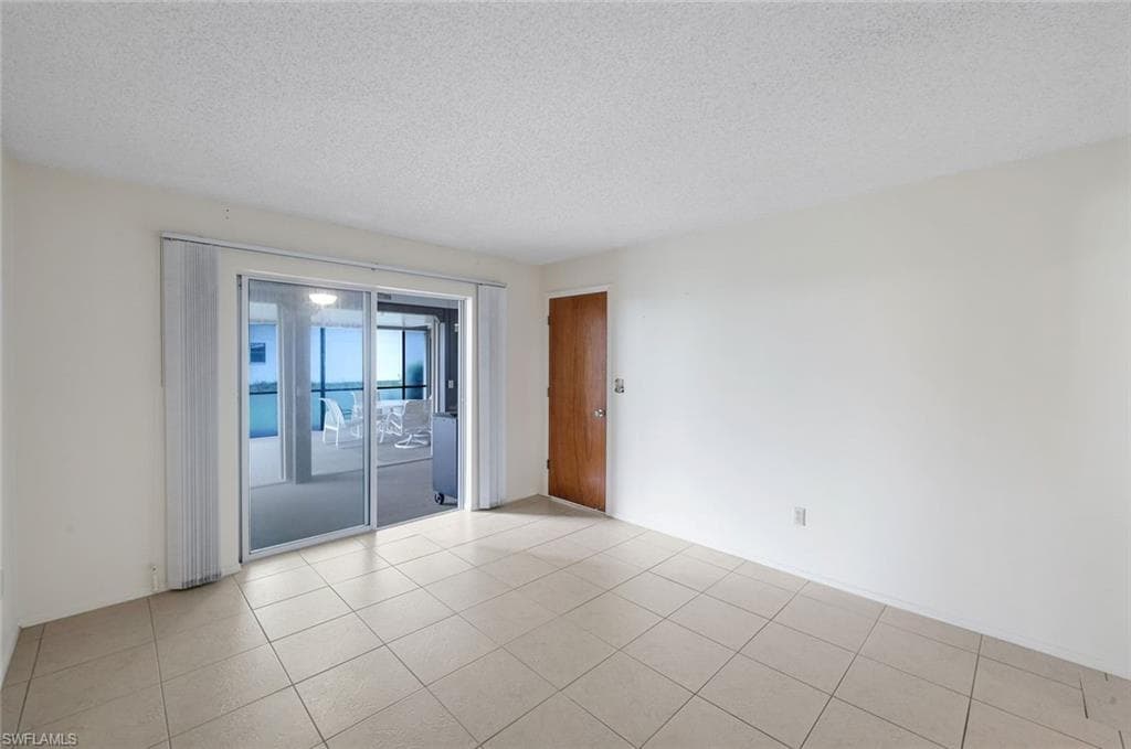6711 Cadet AVE-27