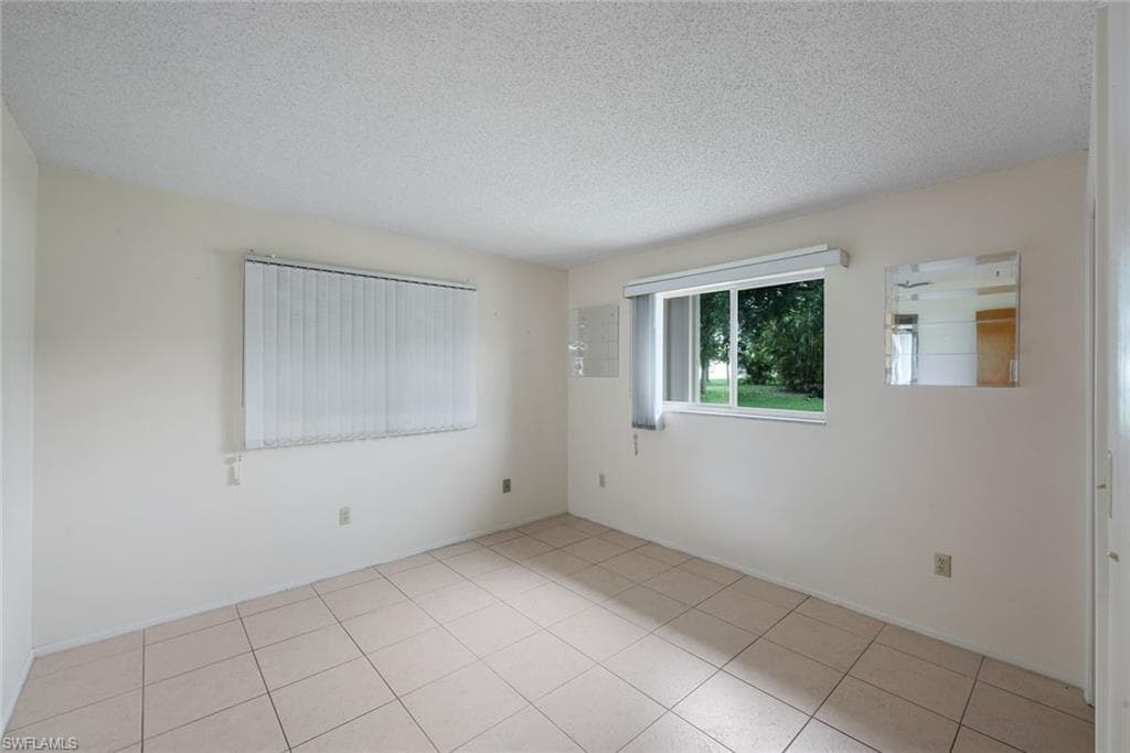 6711 Cadet AVE-28