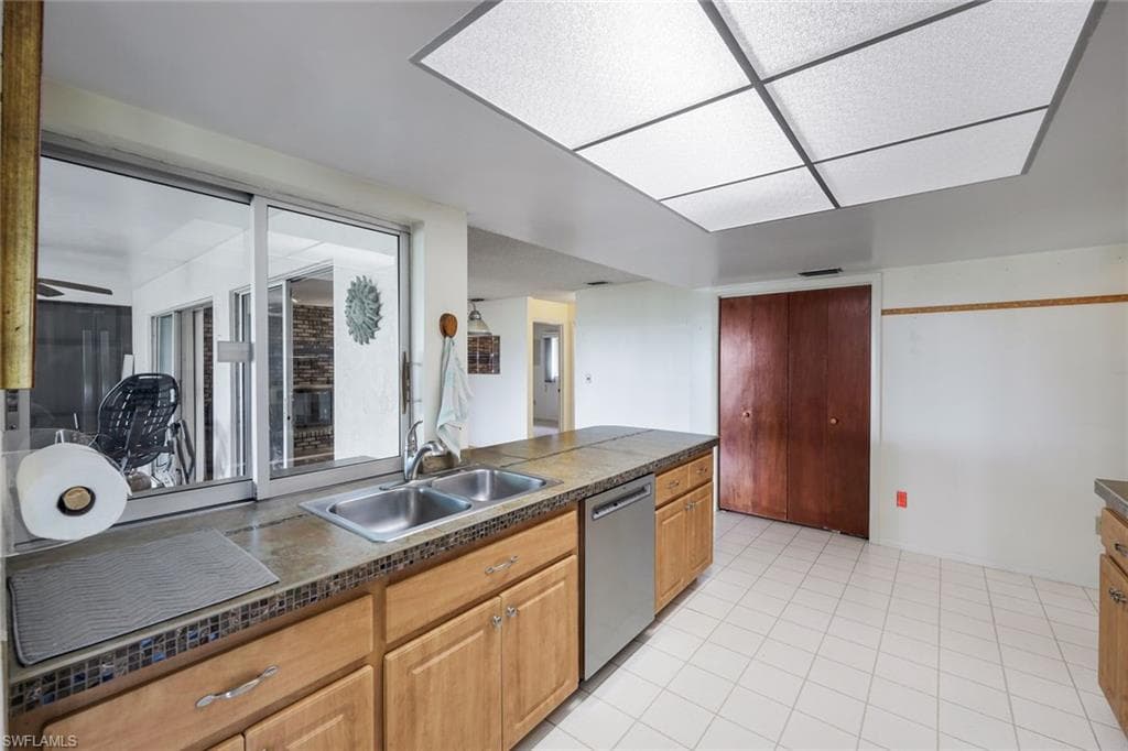 6711 Cadet AVE-20