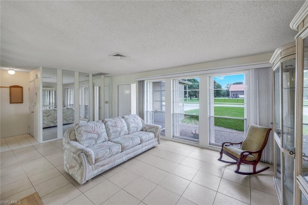 6711 Cadet AVE-14