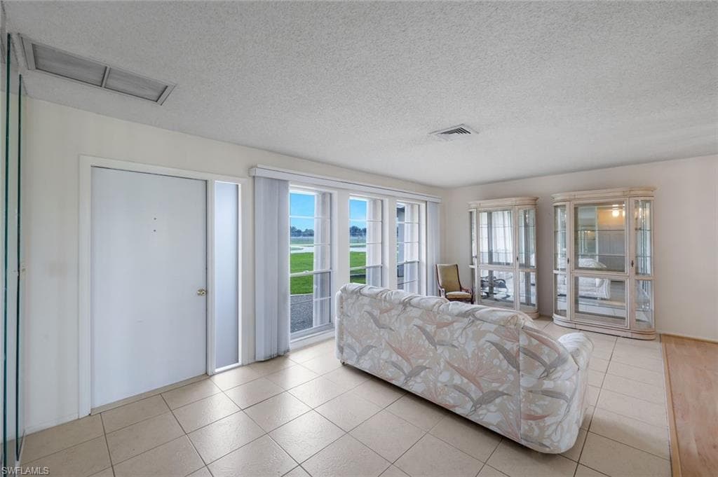 6711 Cadet AVE-11