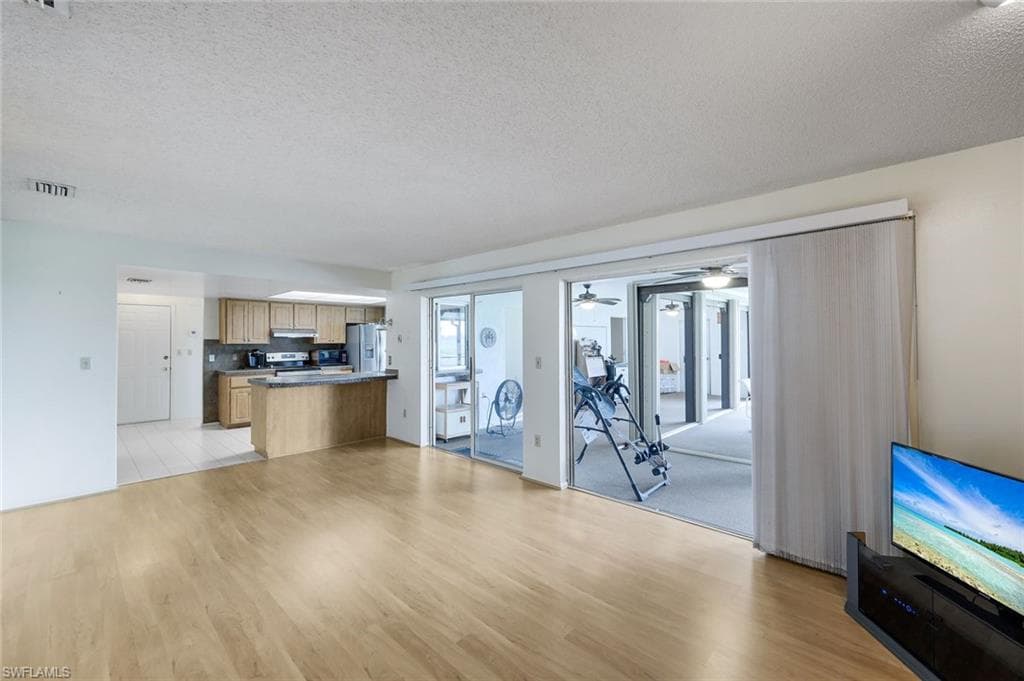 6711 Cadet AVE-21