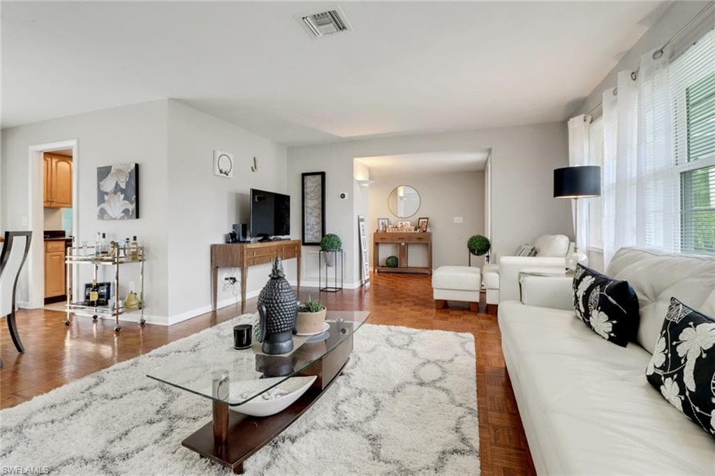 4556 Lakewood BLVD-4
