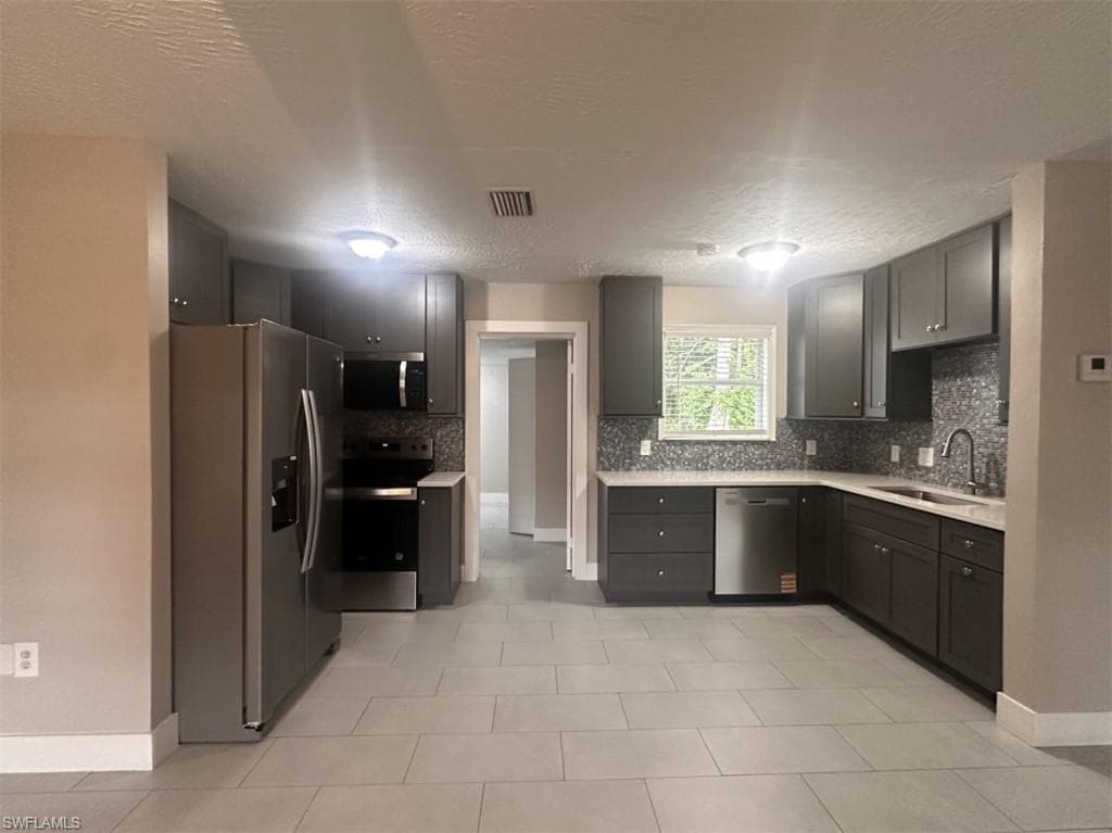 1665 Moreno AVE-4