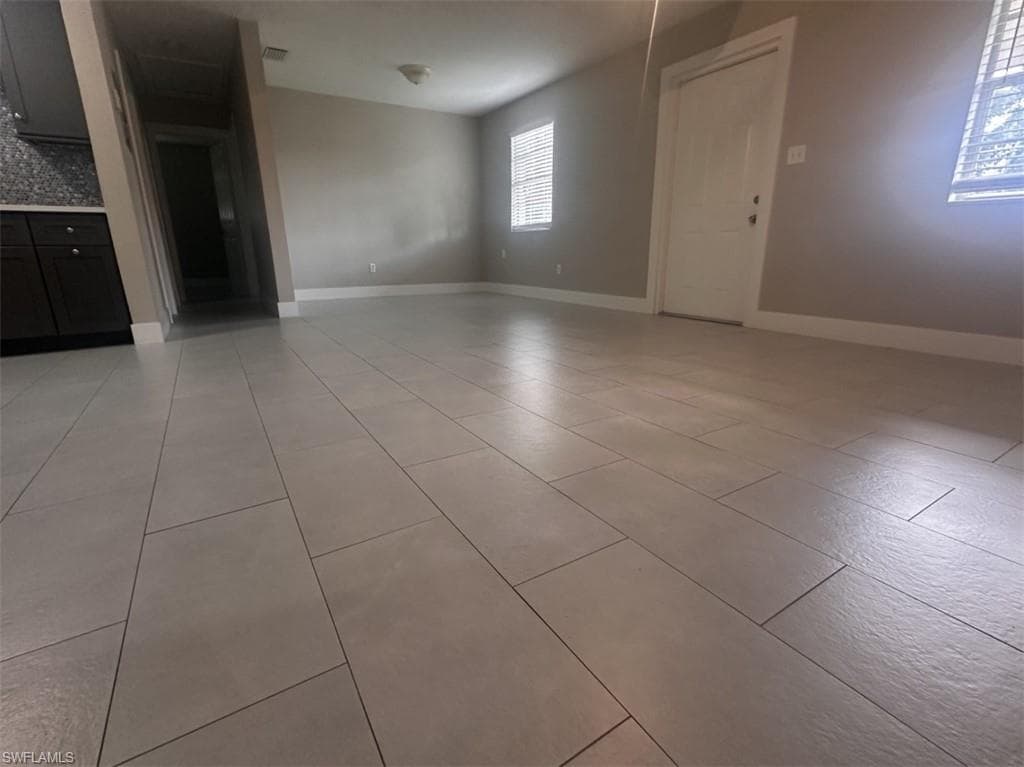 1665 Moreno AVE-8