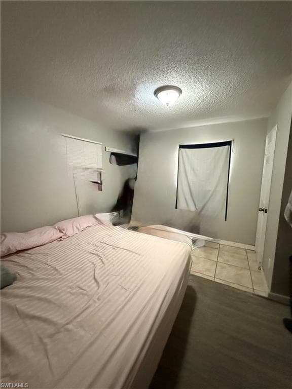 5456 10th AVE-10