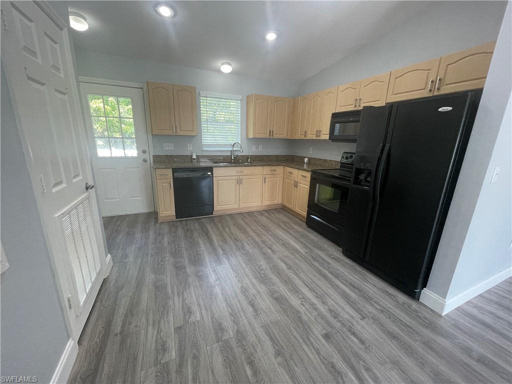 5527 Judith RD-14