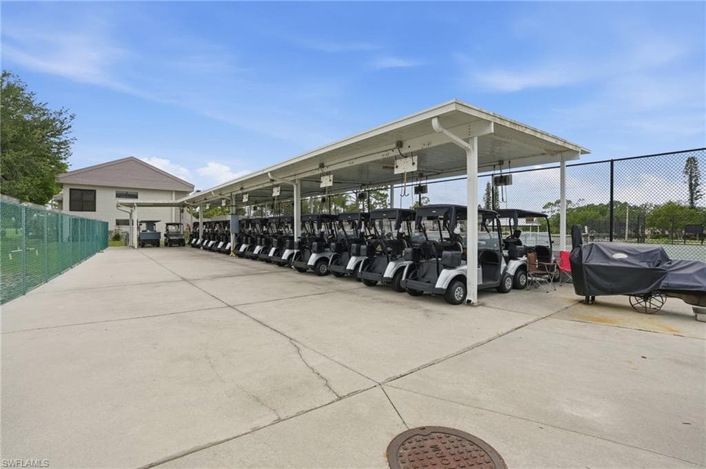 5625 Trailwinds DR 411-17