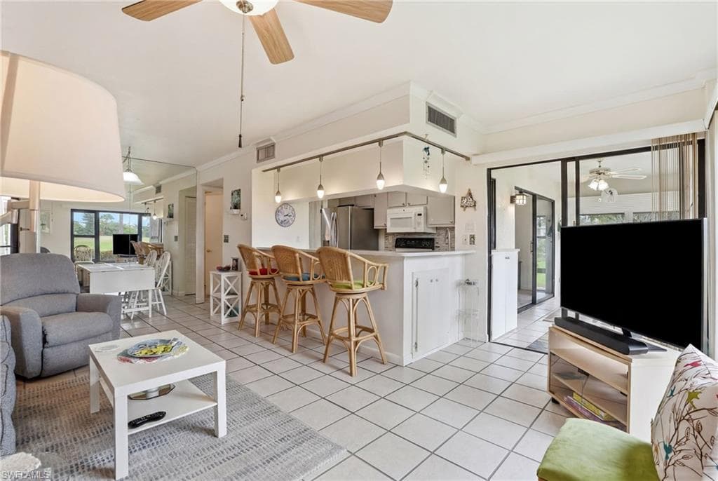 5625 Trailwinds DR 411-3