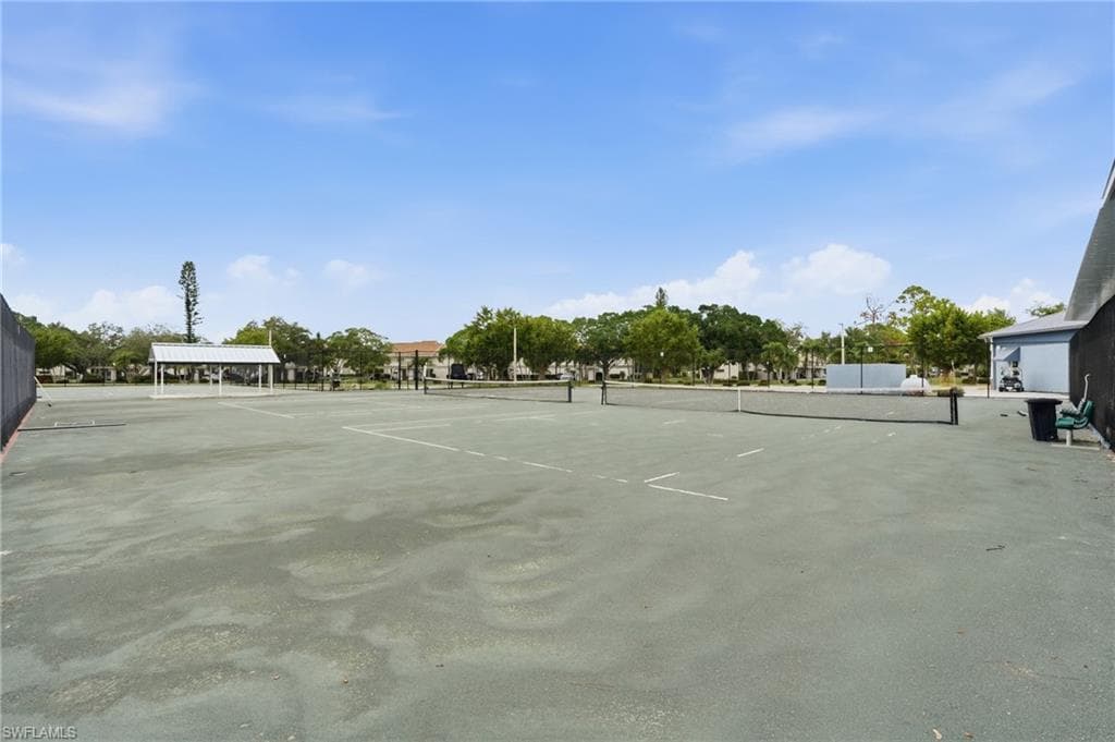 5625 Trailwinds DR 411-20