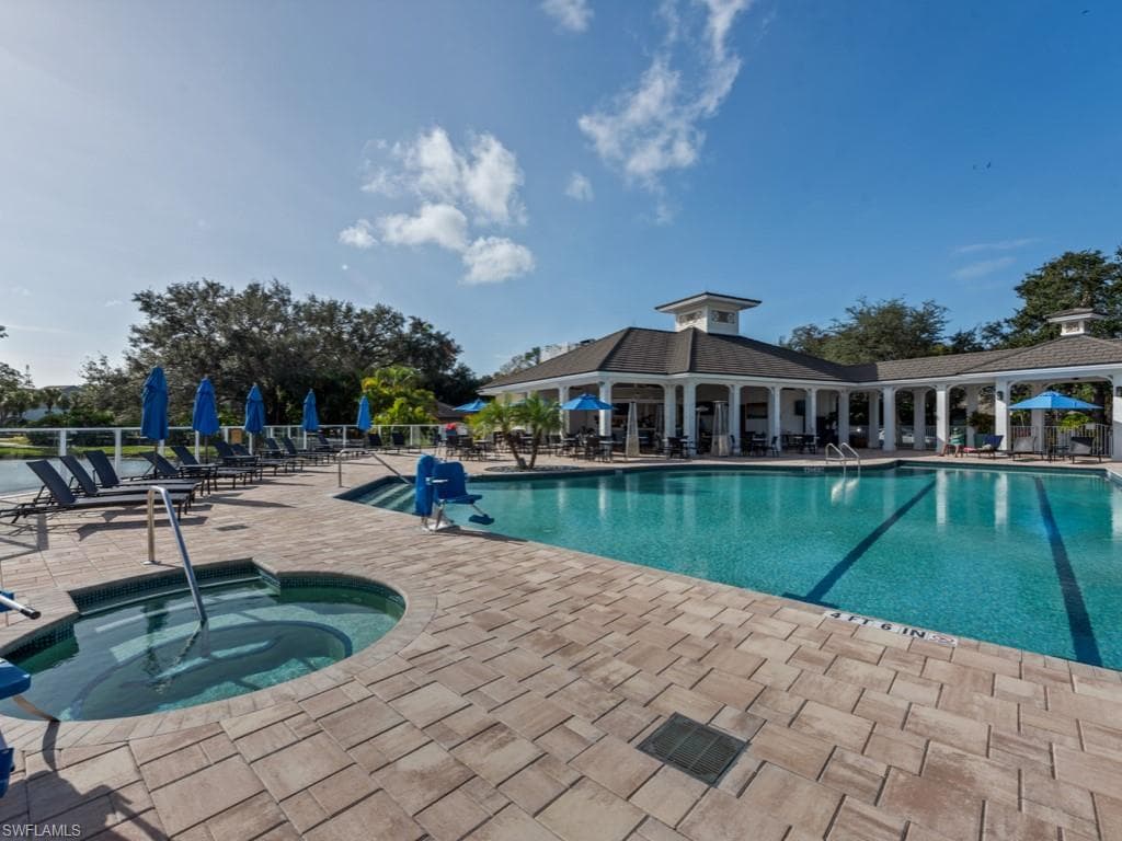 82 Cypress View DR-33