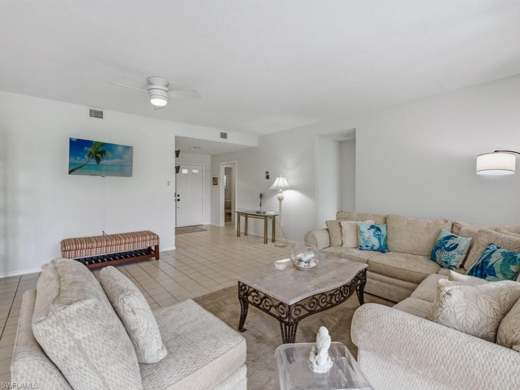 82 Cypress View DR-18