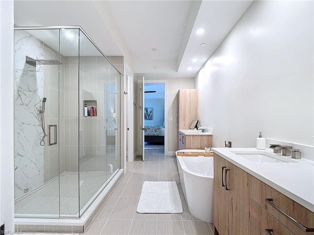 1125 Central AVE 462-18