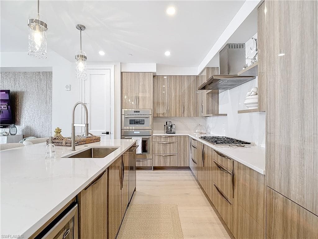 1125 Central AVE 462-8
