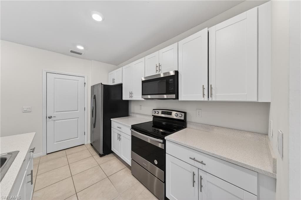 18546 Marlin Kite LN-13