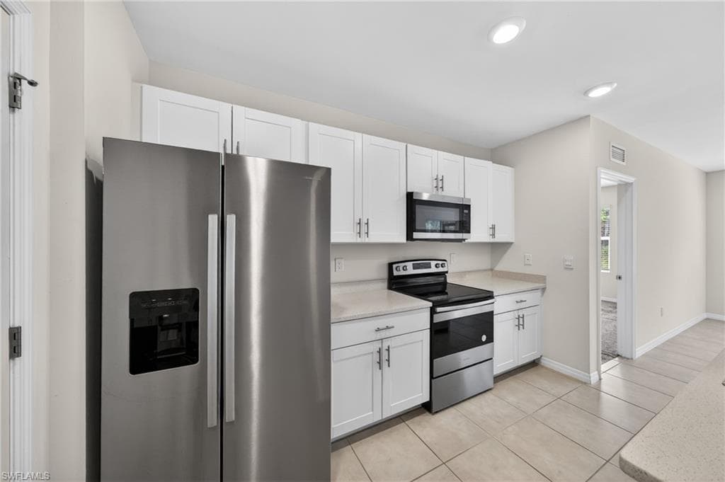 18546 Marlin Kite LN-11