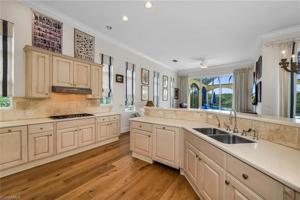 8572 Bellagio DR-9