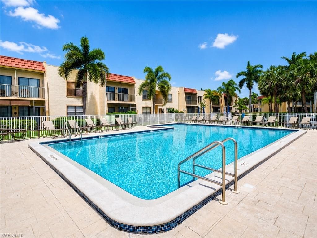 12481 McGregor BLVD 17-29