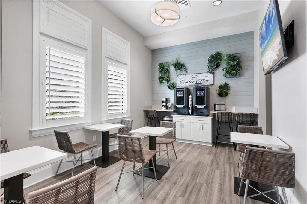 14128 Pine Lodge LN-35