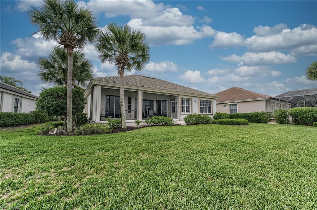 8864 New Castle DR-26