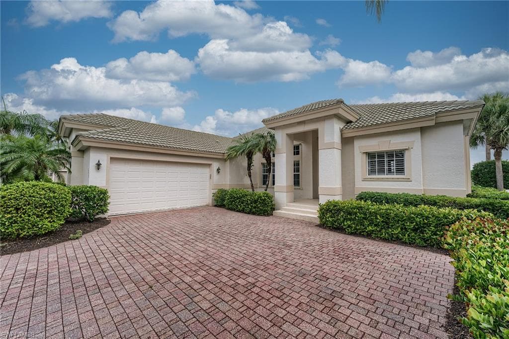 8864 New Castle DR-31