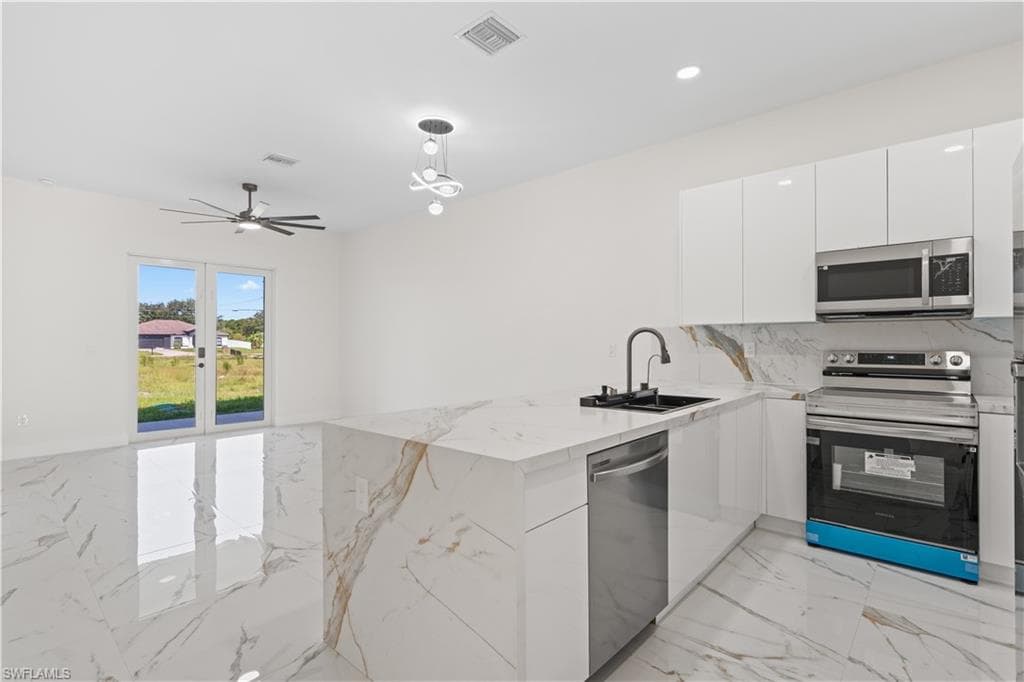 430 Petite AVE-23