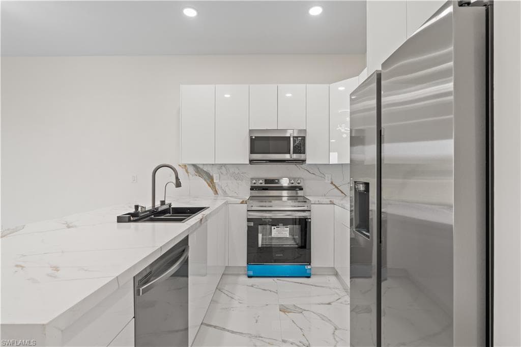 430 Petite AVE-24
