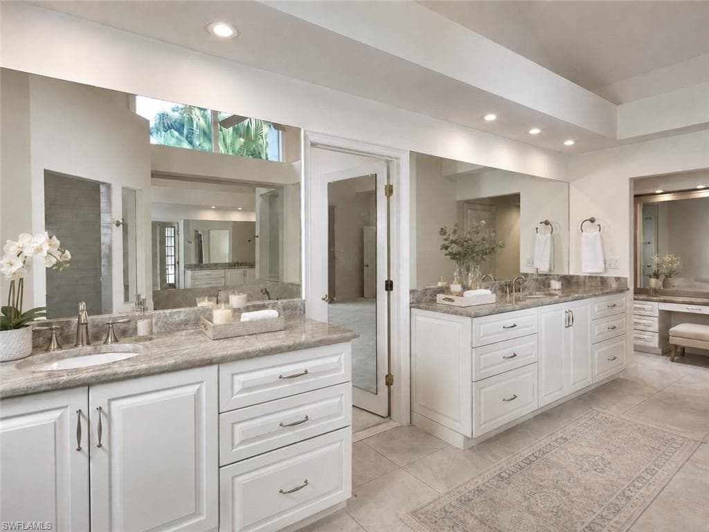 695 Ardmore LN-10