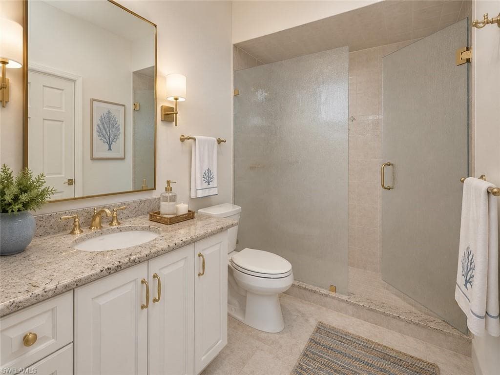 695 Ardmore LN-14