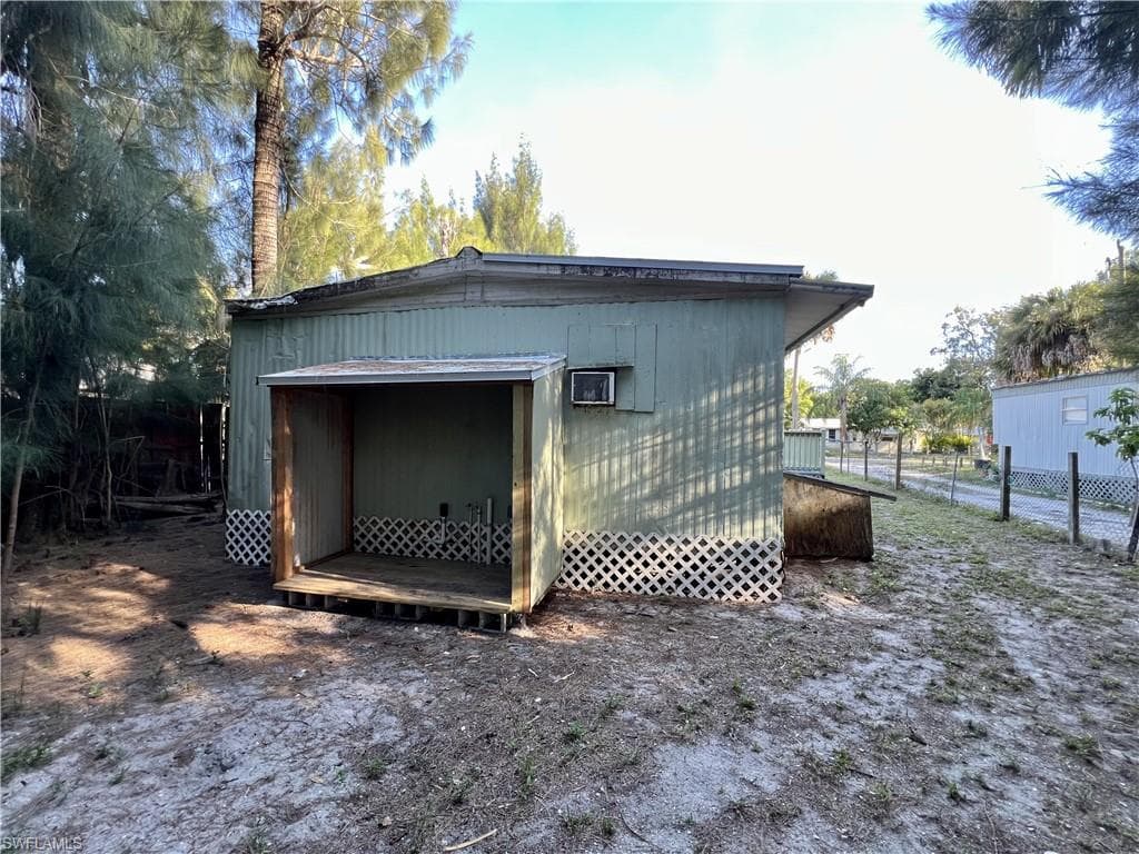 334 Capitol ST-14