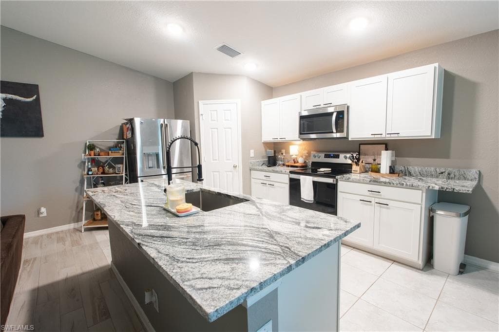 3715 Teakwood ST-7