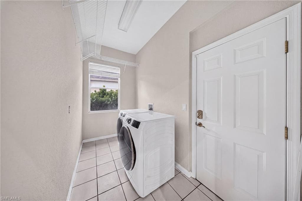 2628 White Cedar LN-42