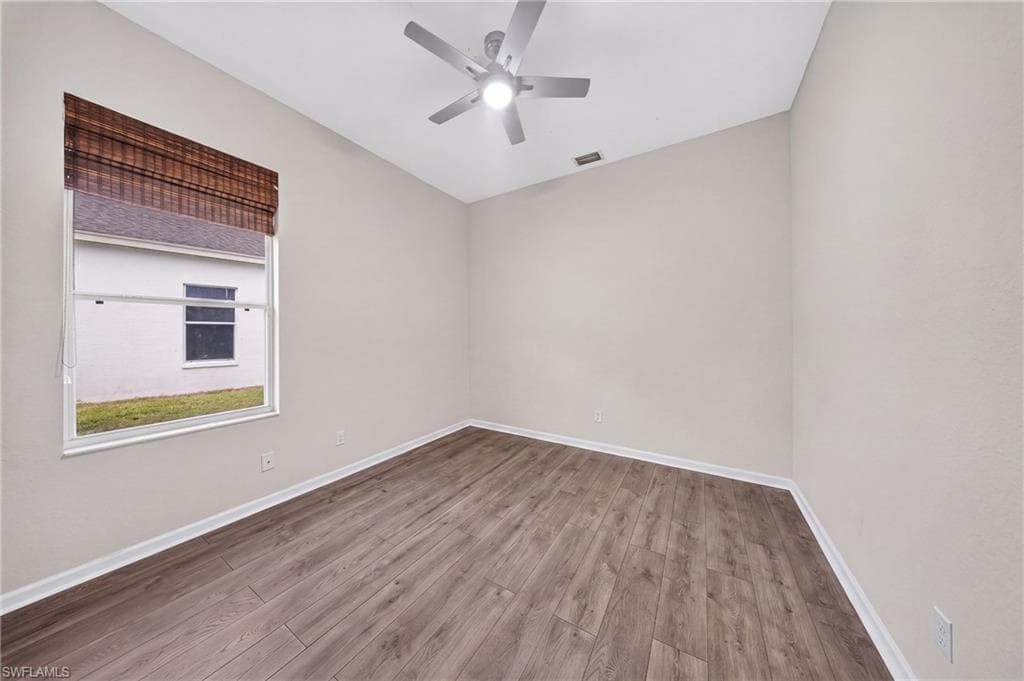 2628 White Cedar LN-26