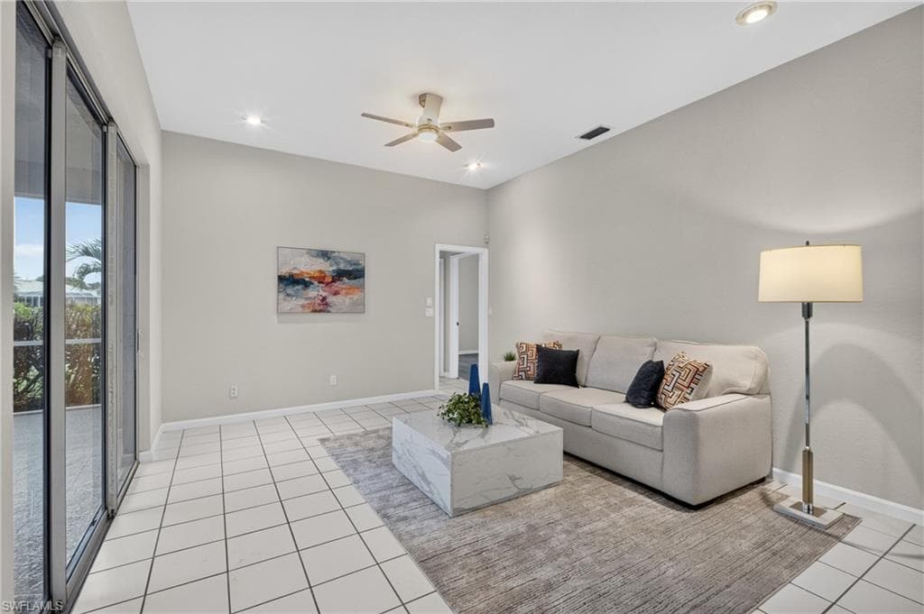 2628 White Cedar LN-18