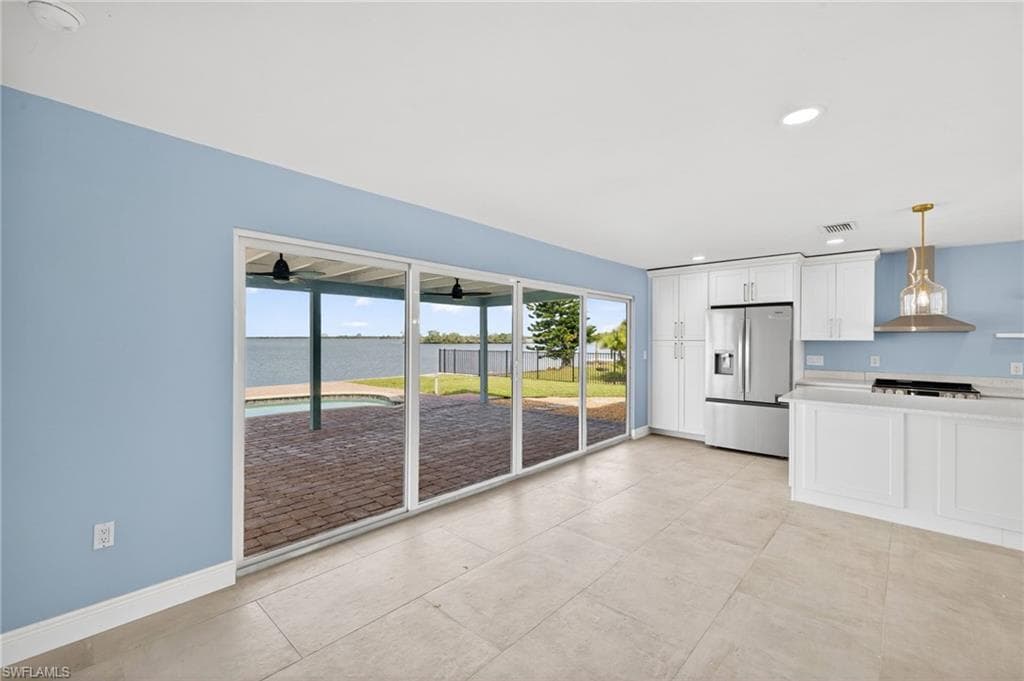 3 Bayview BLVD-11