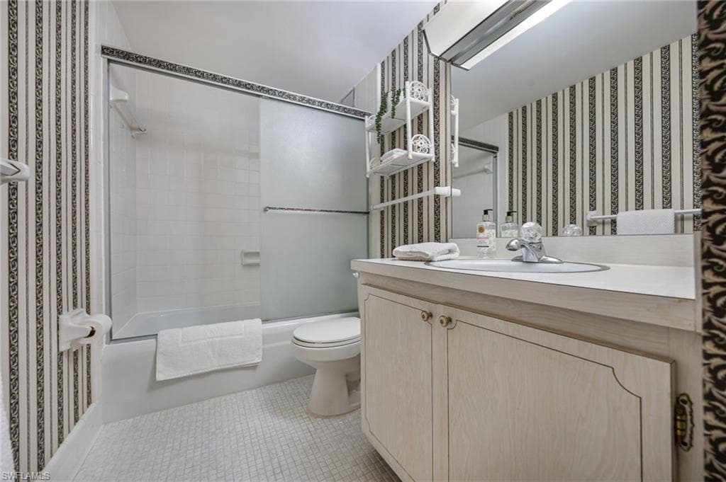 2150 Gulf Shore BLVD N 411-17