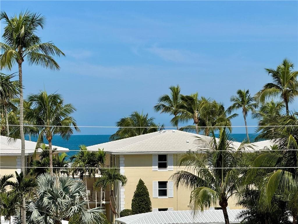 2150 Gulf Shore BLVD N 411-11