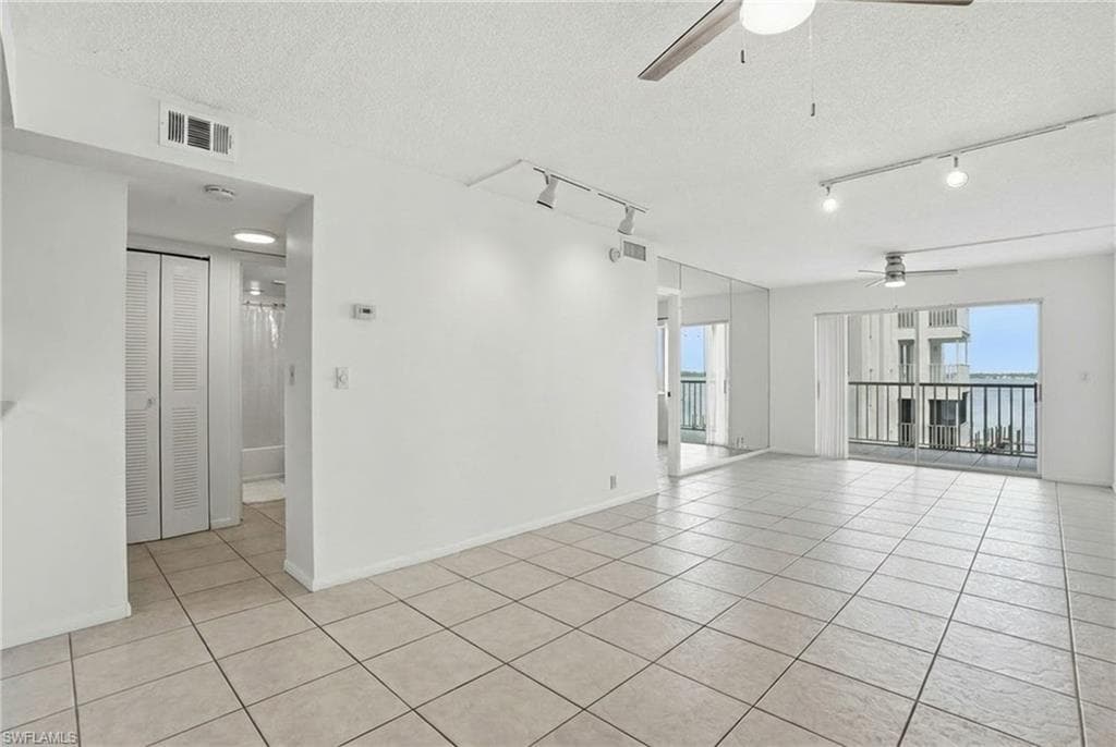 2885 Palm Beach BLVD 301-2
