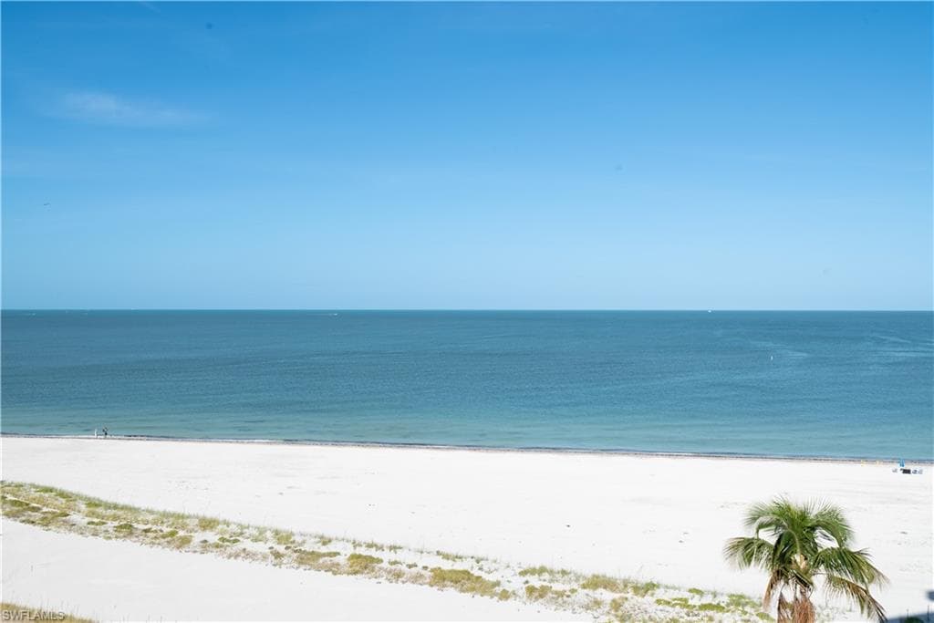 7360 Estero BLVD 703-28