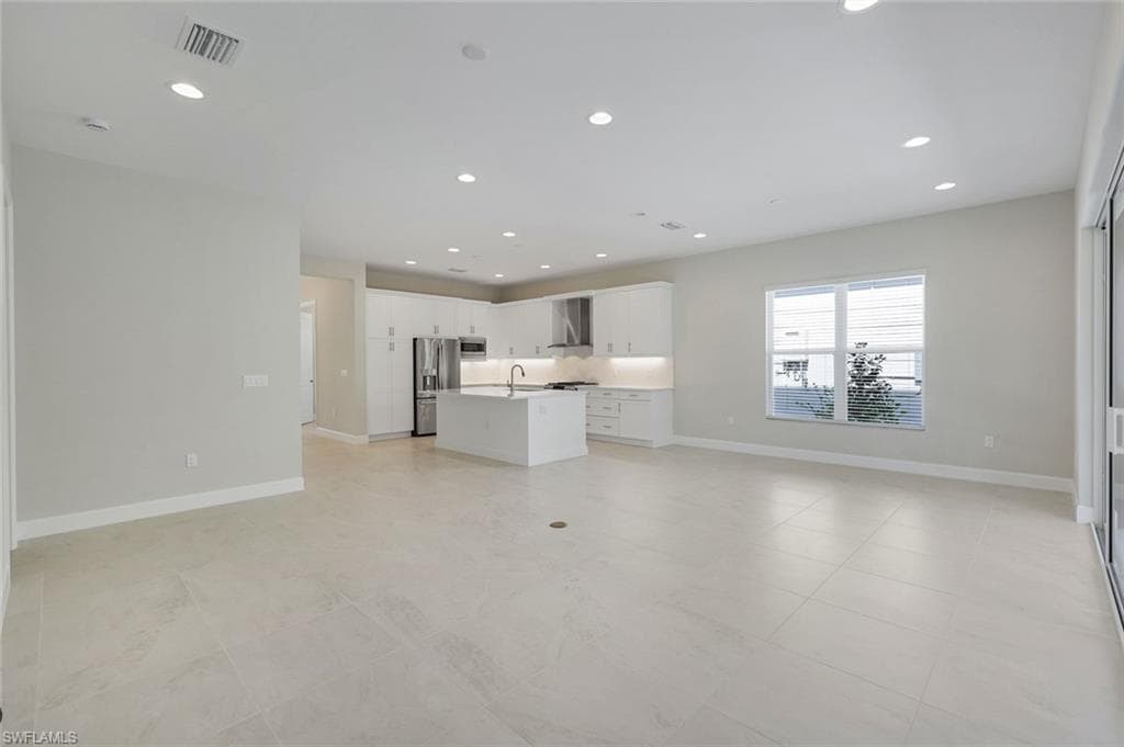 2565 Kingfisher DR-6