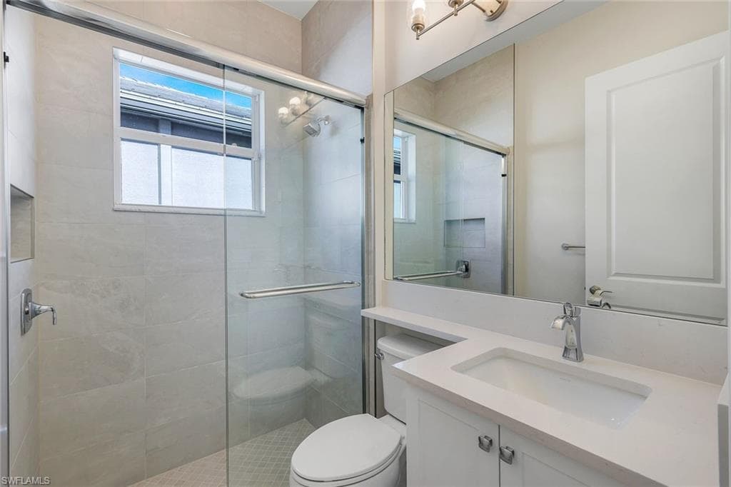 2565 Kingfisher DR-16