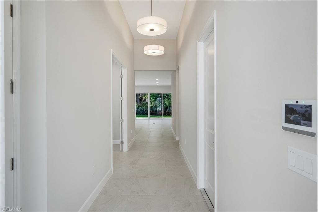 2565 Kingfisher DR-3