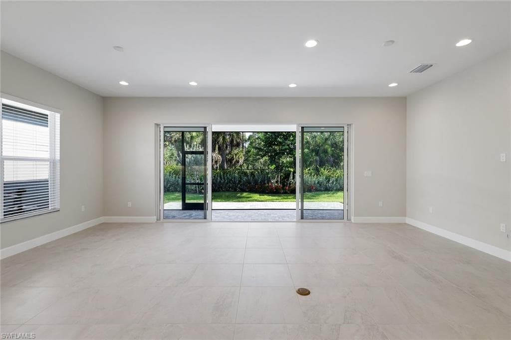 2565 Kingfisher DR-5