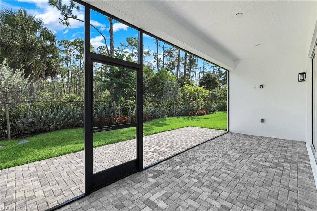2565 Kingfisher DR-19