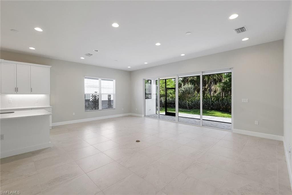 2565 Kingfisher DR-4