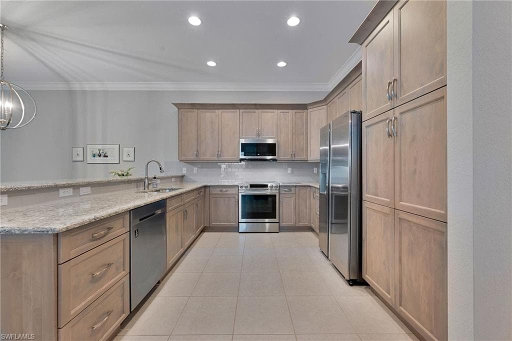 13322 Silktail DR-9