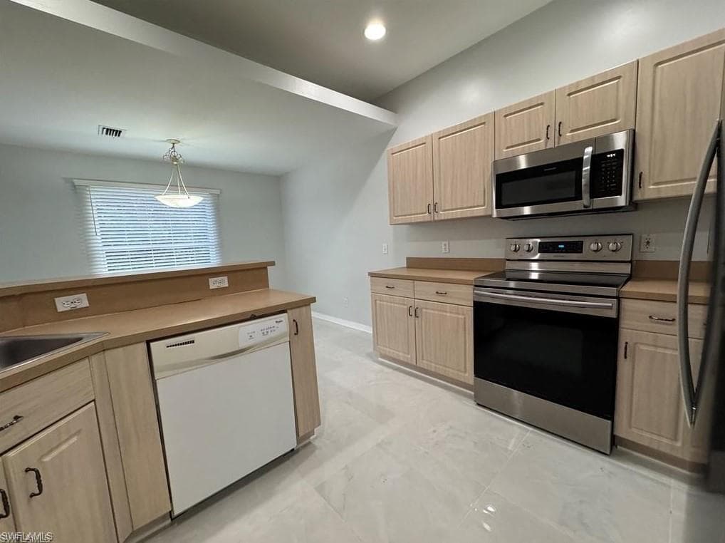 4649 Santiago LN-3