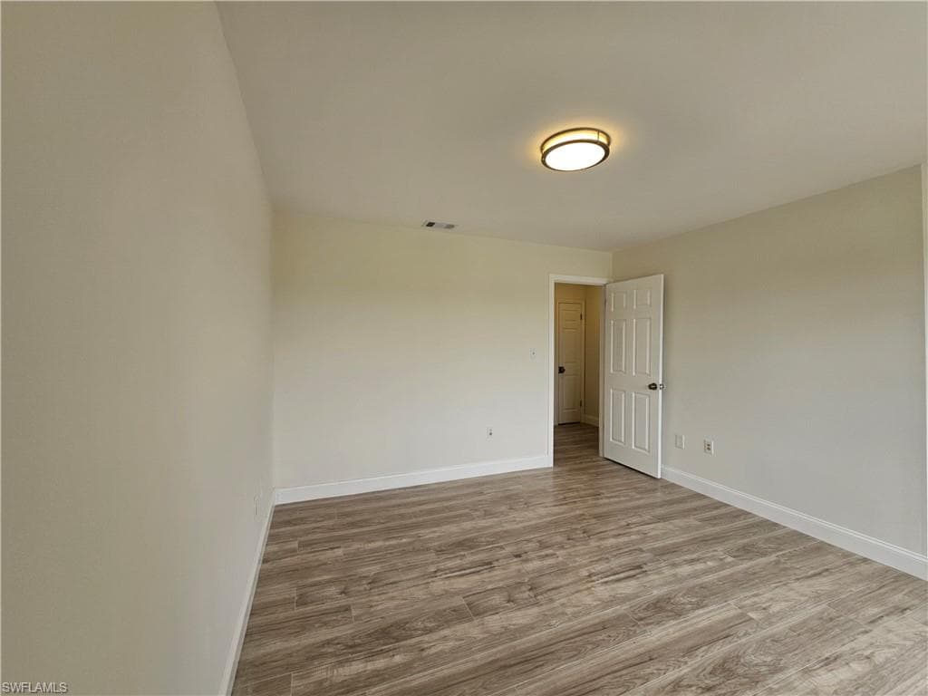 864 Courtington LN 12-22