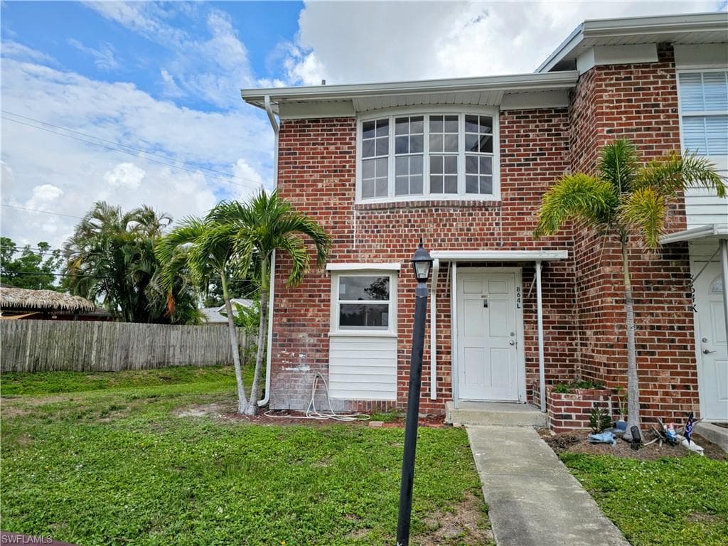 864 Courtington LN 12-1